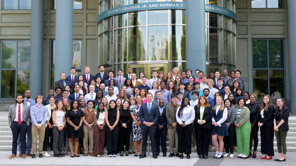 With America's infrastructure decade underway, there's never been a better time to serve in government helping to get projects moving. Enjoyed visiting with our @USDOT summer interns and am excited about their futures in public service.